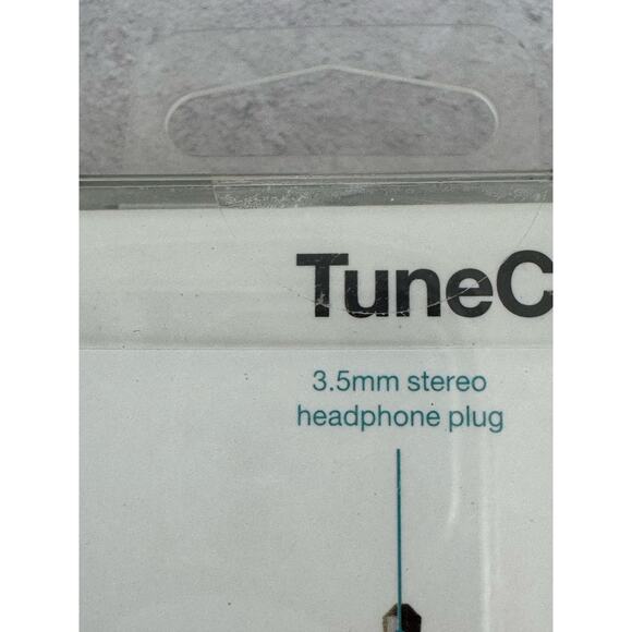 Belkin Tunecast Auto Universal Adapter FM Transmitter F8M066 - Black - Picture 7 of 8